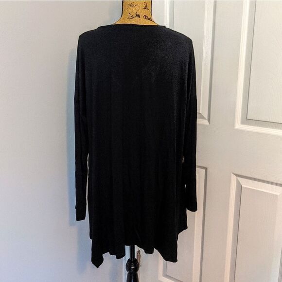 Cheetah and black blouse - Picture 3 of 6